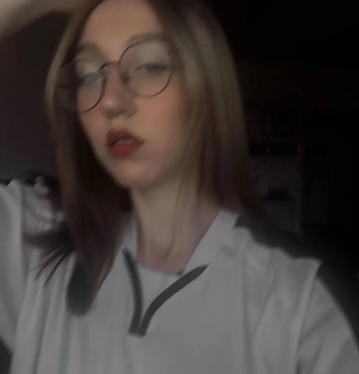 DarelleFrere offline chatrum