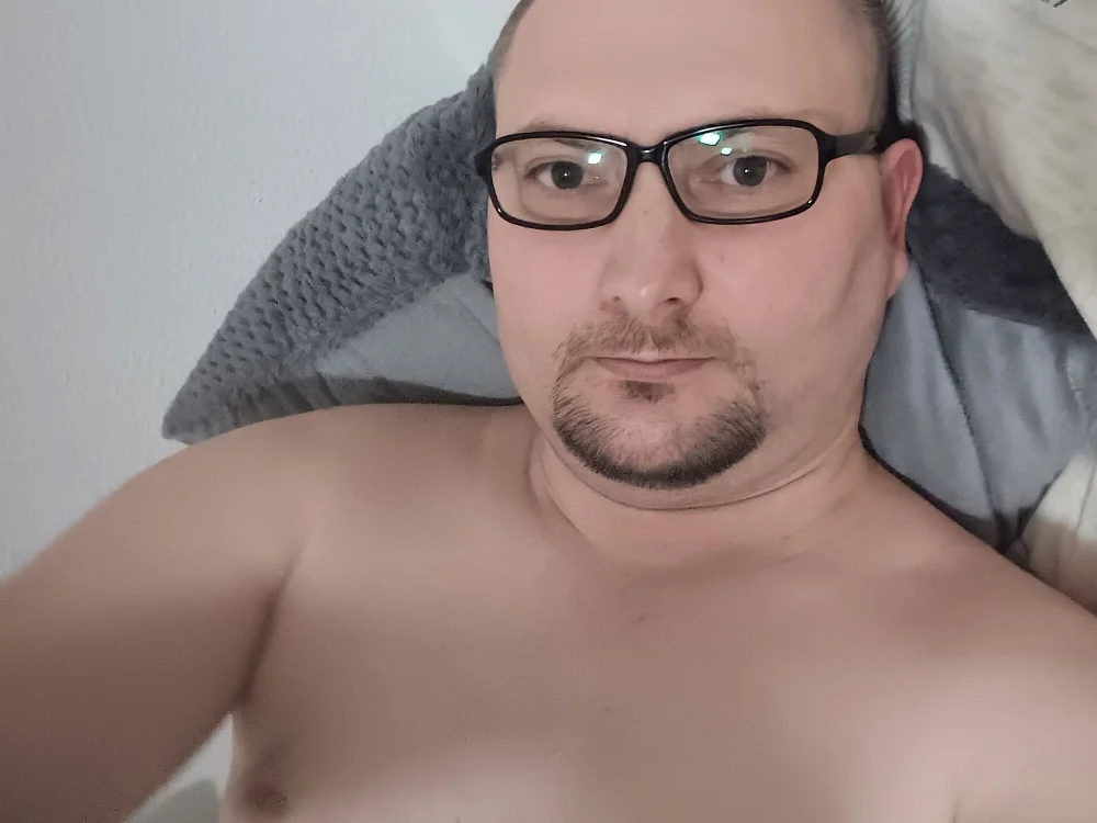 Adrian180087 offline chatrum