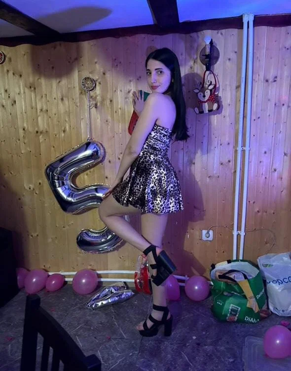AliseAstra's Offline Chat Room
