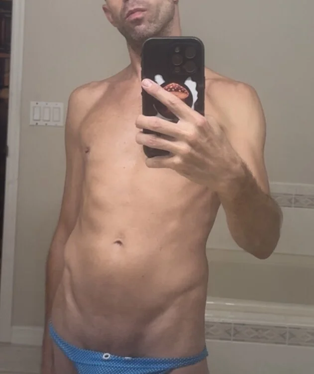 חדר צ'אט לא מקוון של JustsomeKinkyguy69
