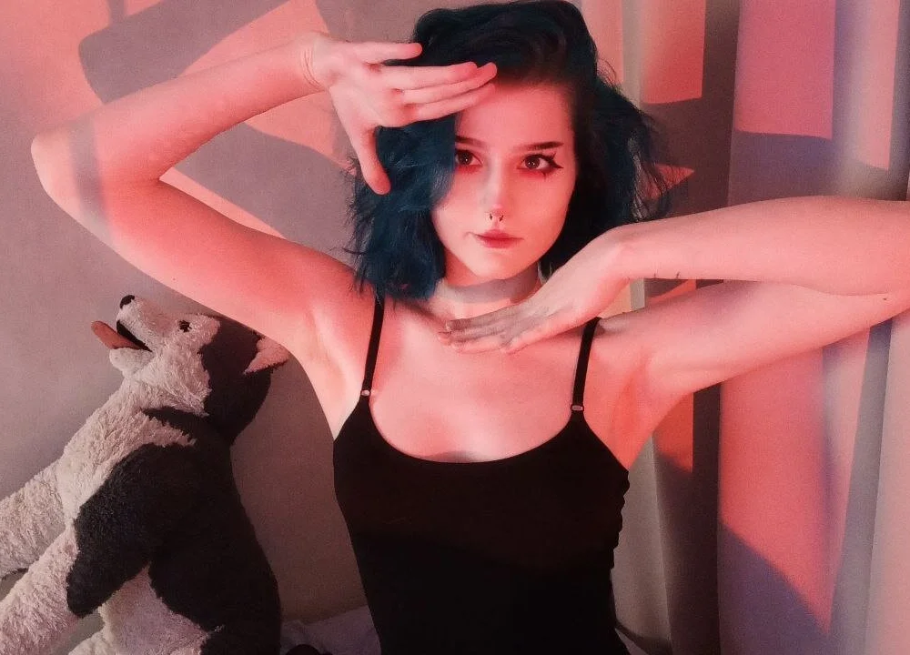 Alicentity's Offline Chat Room