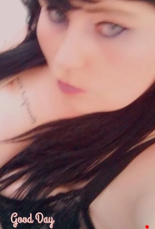 bigtitsbon's Offline XXX Chat