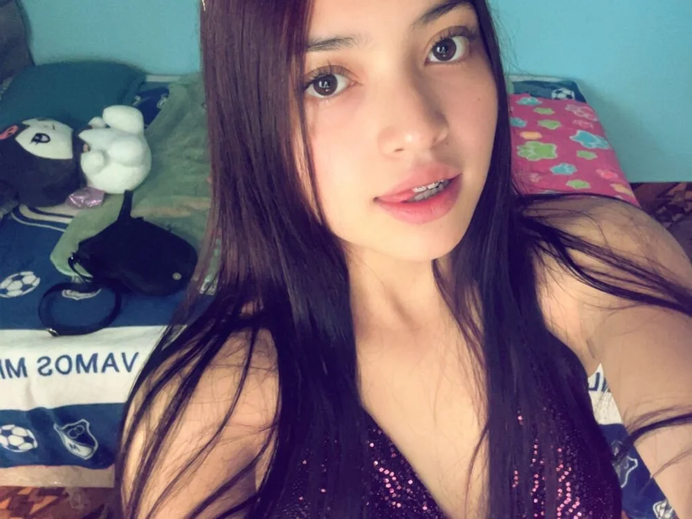 nina_hot59's Offline XXX Chat