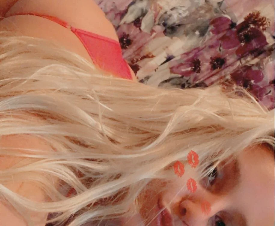 trinitywalker66 Adlı Modelin Çevrimdışı XXX Sohbeti