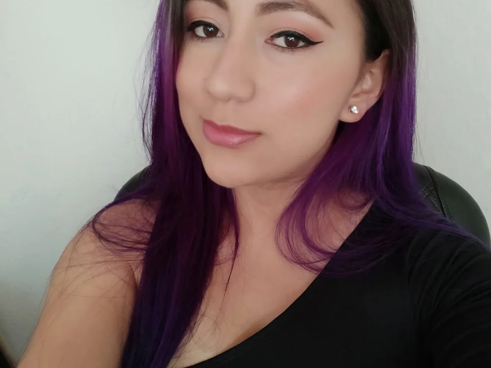 SweetTiffany7's Offline Chat Room