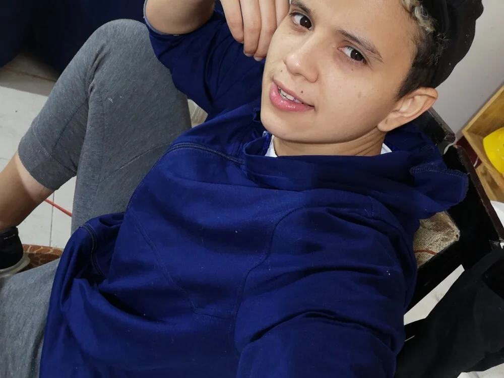 alex-queen-'s Offline XXX Chat