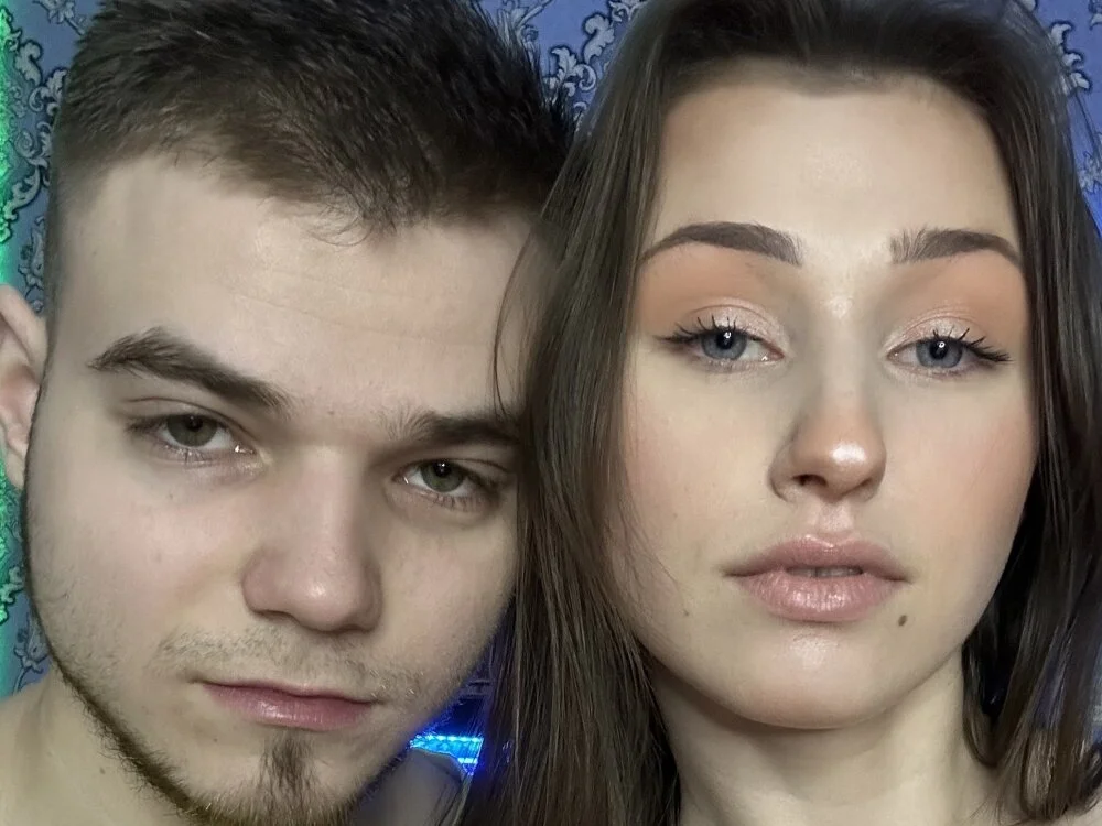 vikki_and_george's Offline XXX Chat