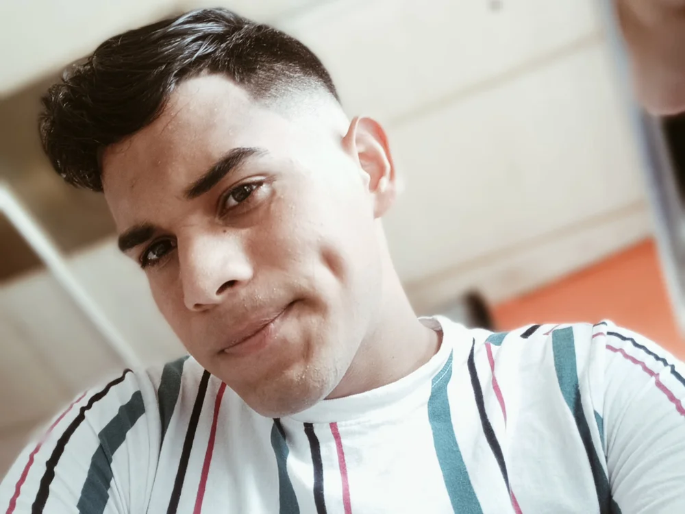 jonvic08 Offline XXX-chat