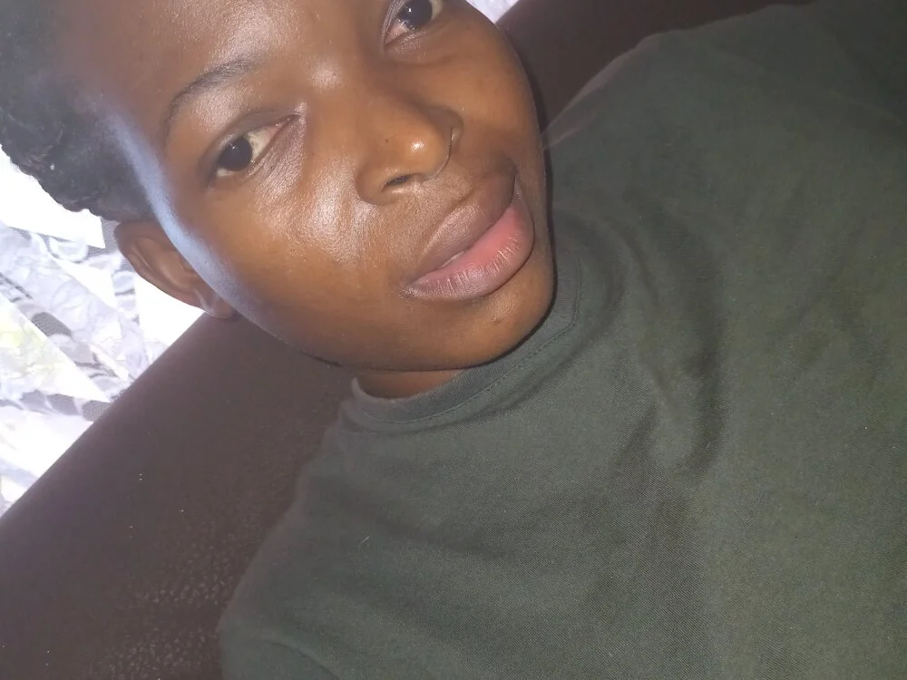 Офлайн-чат XXX Petitebabe20