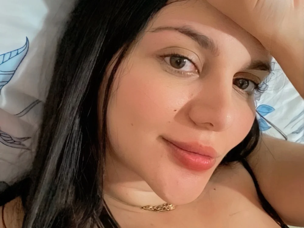 Sasha_hot300's Offline Chat Room