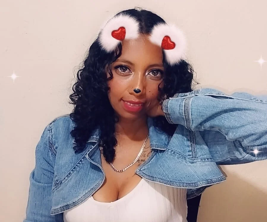 Cachonda1112's Offline XXX Chat