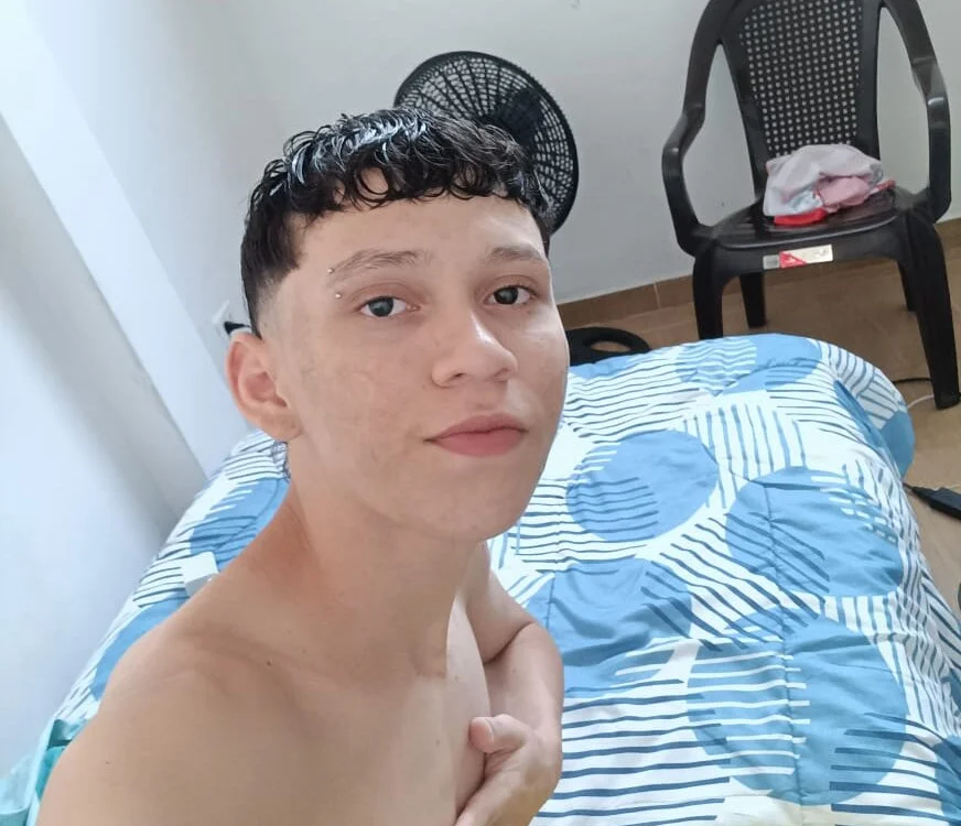 Antoine_DirtyのオフラインXXXチャット