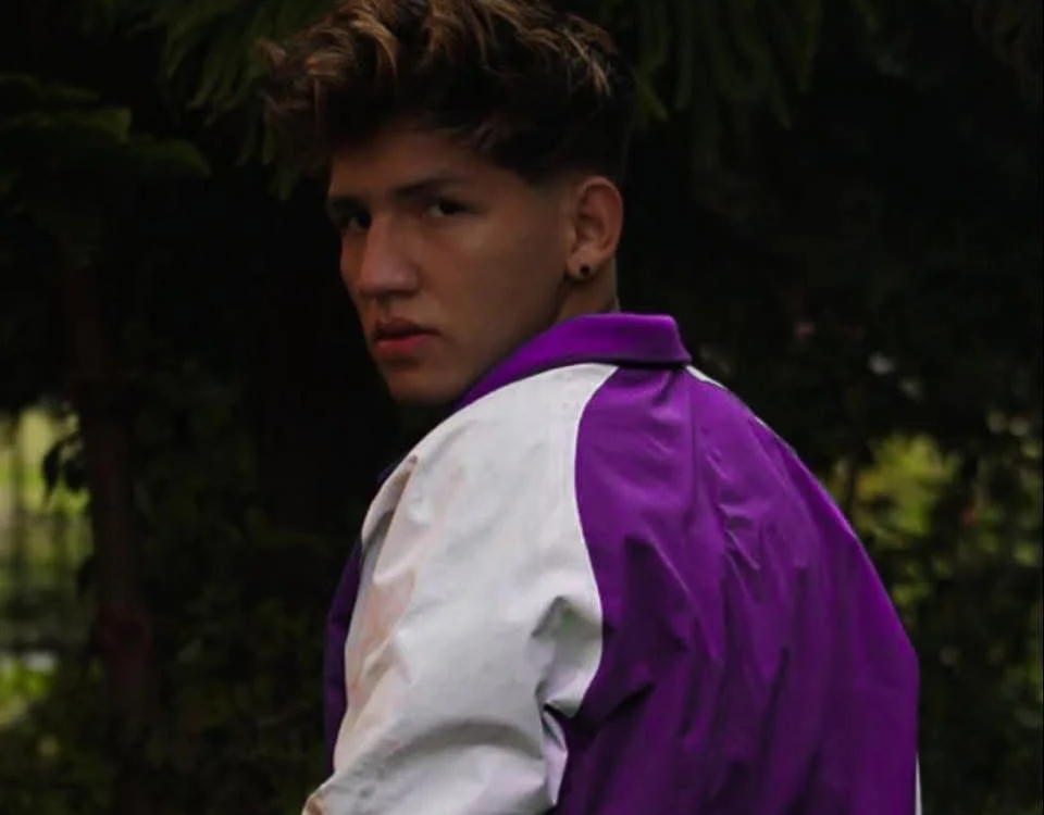 AAROON_SCOTT offline XXX-chat