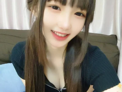 mai-chan_ on StripChat