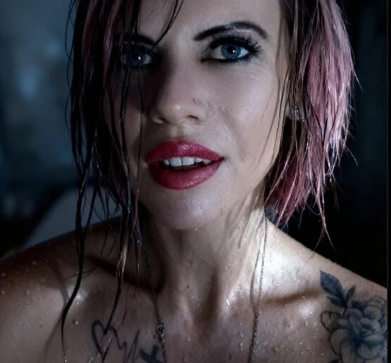 Juicy_Lucy's Offline XXX Chat