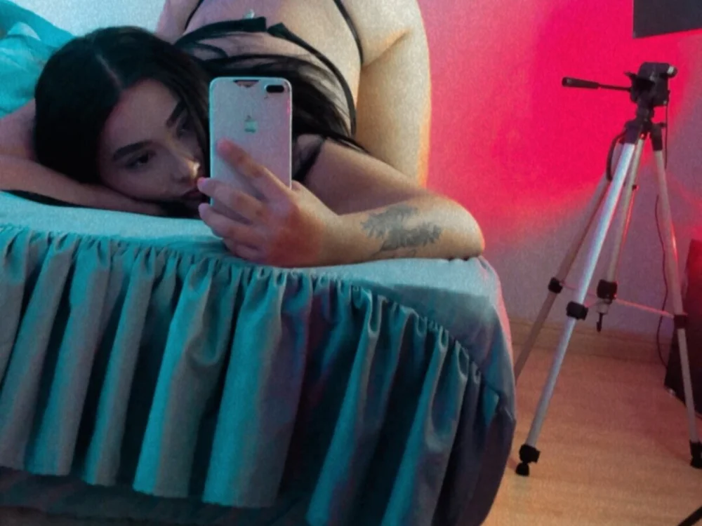 Angelina_Miller's Offline Chat Room