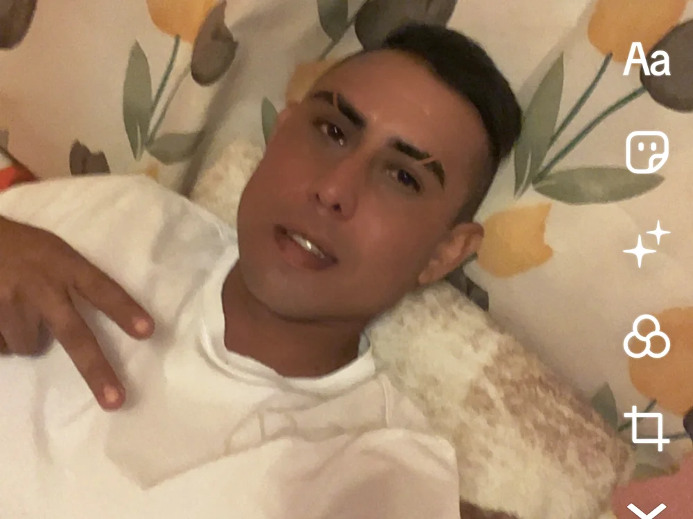 Yiyinhot Chat XXX offline