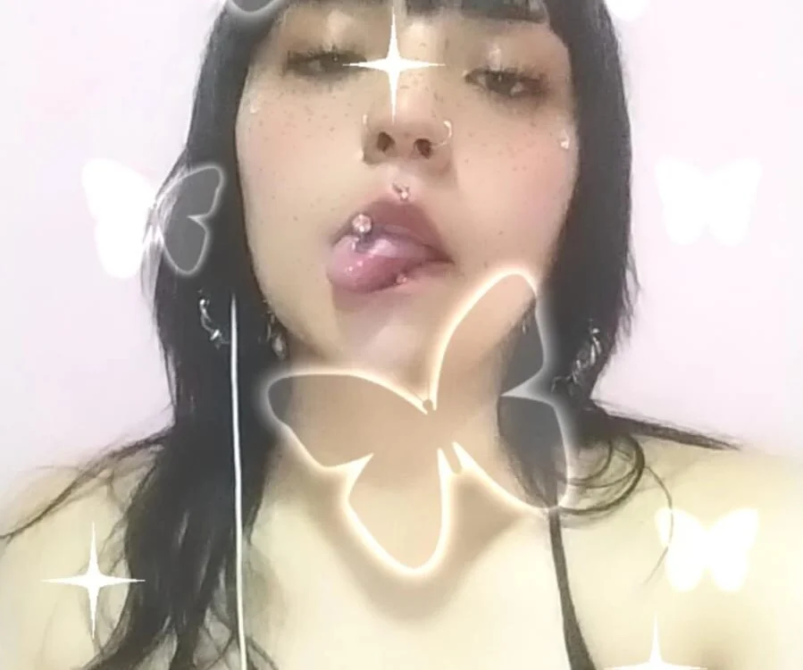 _ROSEBLOOD_'s Offline Chat Room