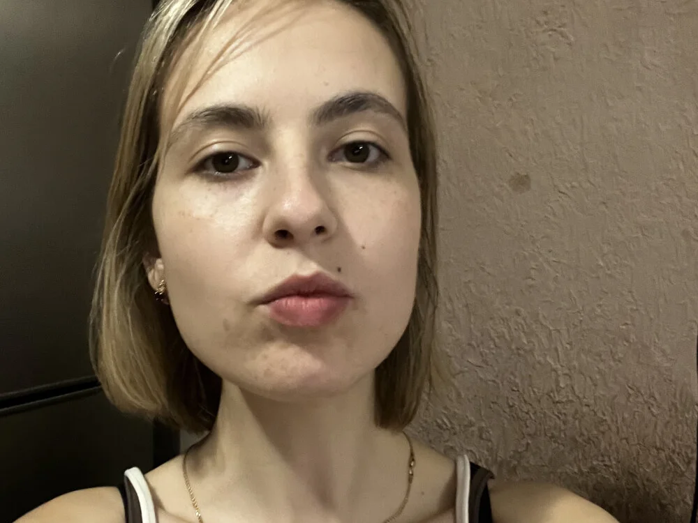 Chat +18 off-line de CharmingBlonde