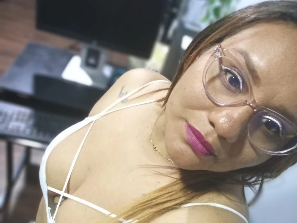 Taliha_'s Offline XXX Chat