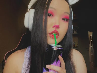 Eatmehehe - Girl 
