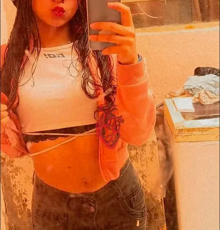 MiaDivine_: офлайн-секс-чат