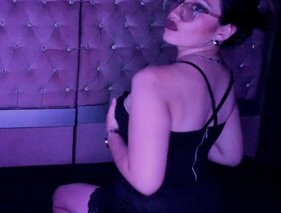 Sweett_Dominik offline XXX-chat