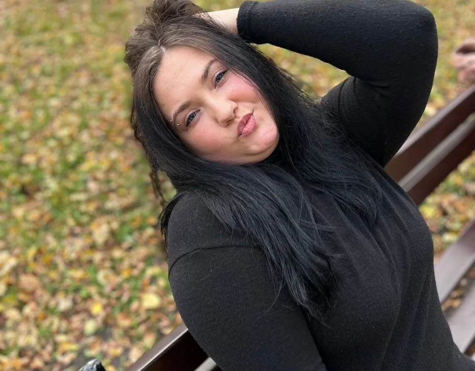 Ninelle_'s Offline Chat Room