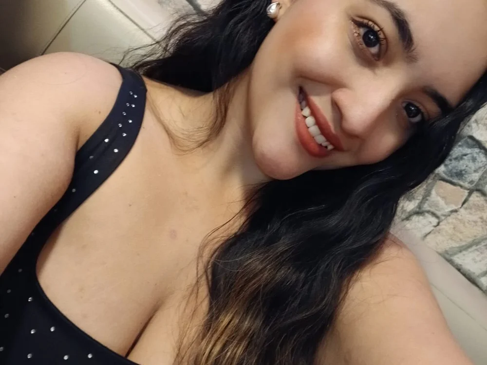 LiaMoretti149's Offline XXX Chat