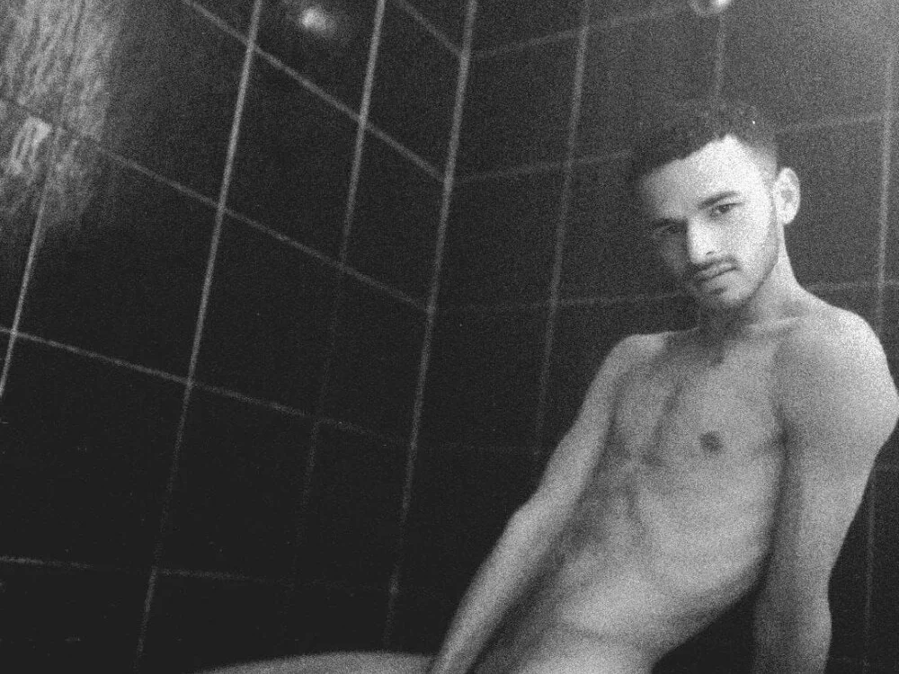 Thomas_Joel25 – Offline XXX chat