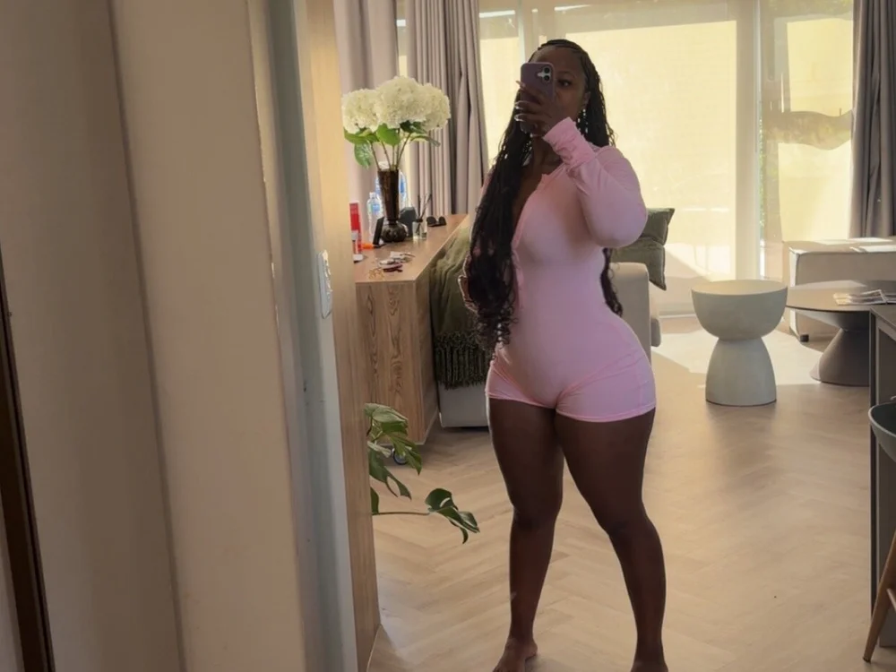 Mysterious_peaches offline XXX-chat