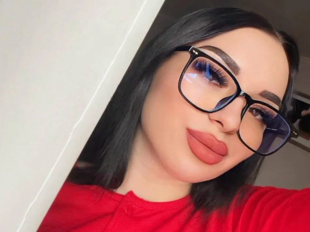 Alina_Faye offline chatrum