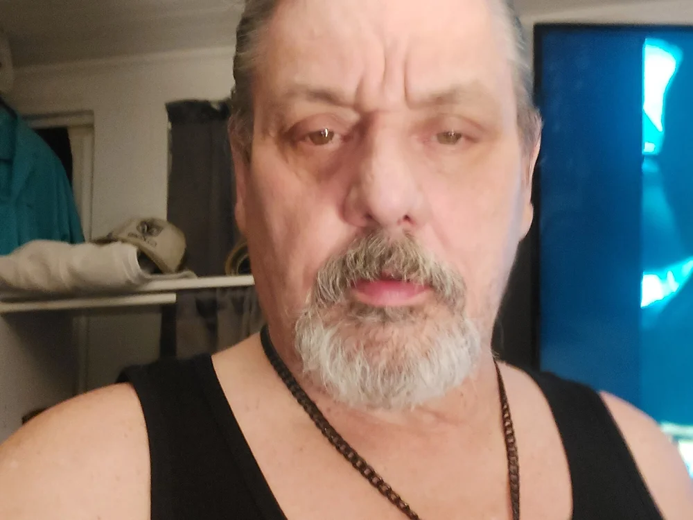 bobbybear6996's Offline Chat Room