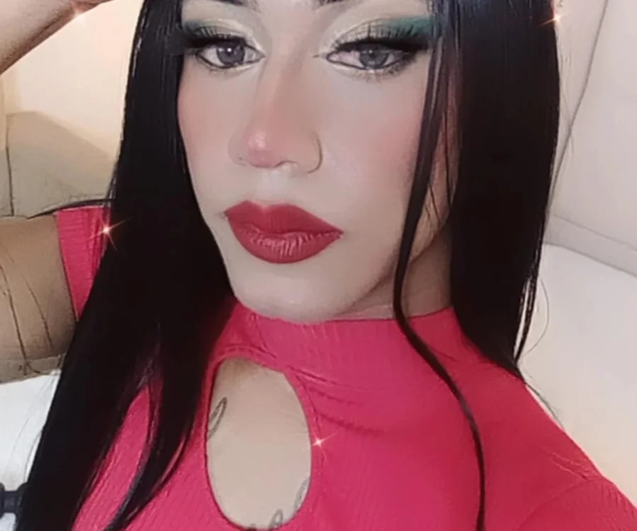 Lucia-Horny24's Offline XXX Chat