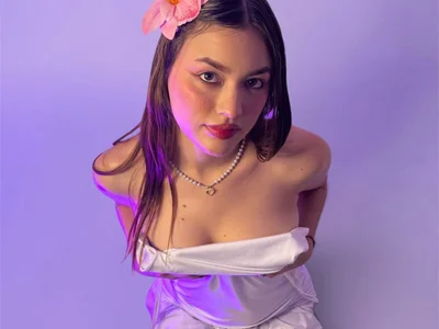 LittleCloe_ Female Sexting Sex Cam