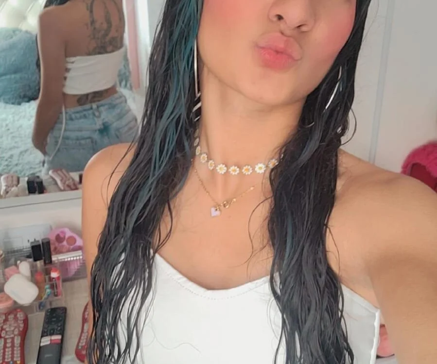 Caiitlyn_Bluee offline chatrum