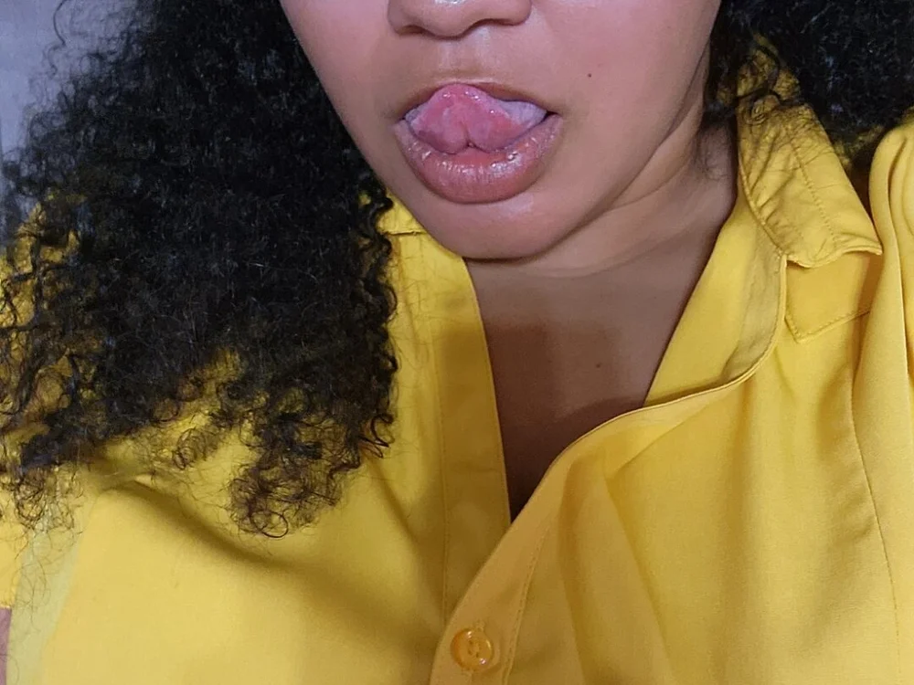 thick_priss' Offline Chat Room