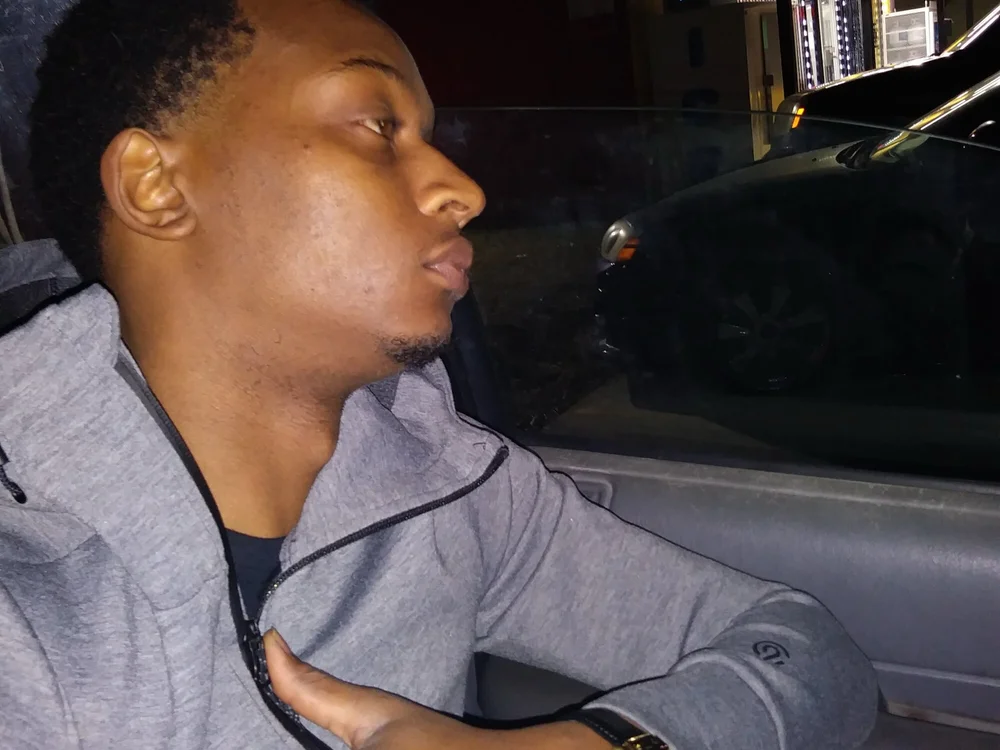 bon3z-n-tingz's Offline XXX Chat