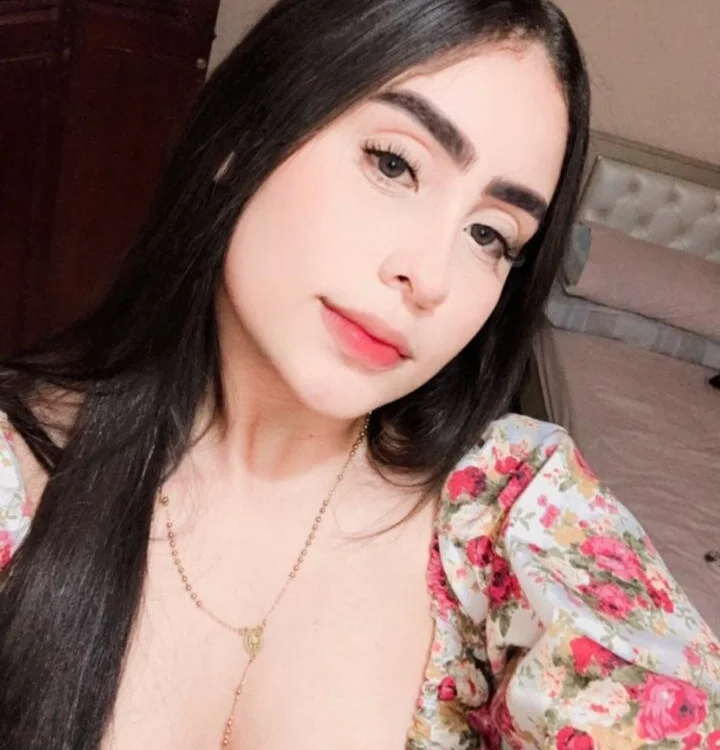 roxaneasm's Offline Chat Room
