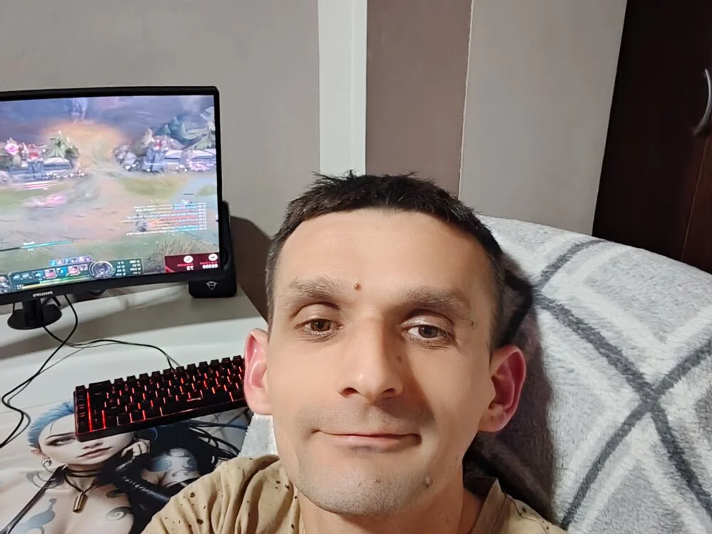 Chat XXX offline de StraightMan1985