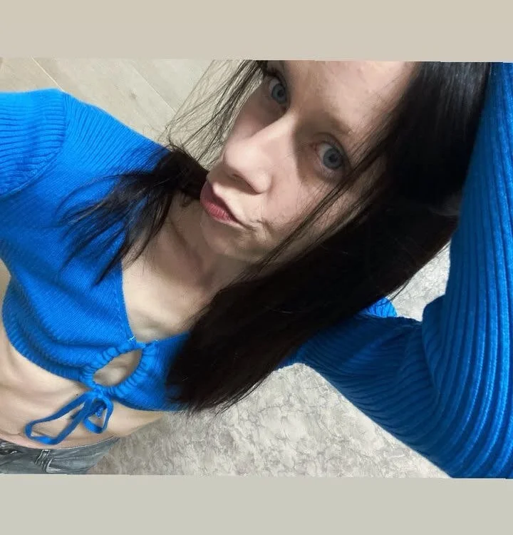 AdelynGray's Offline Chat Room