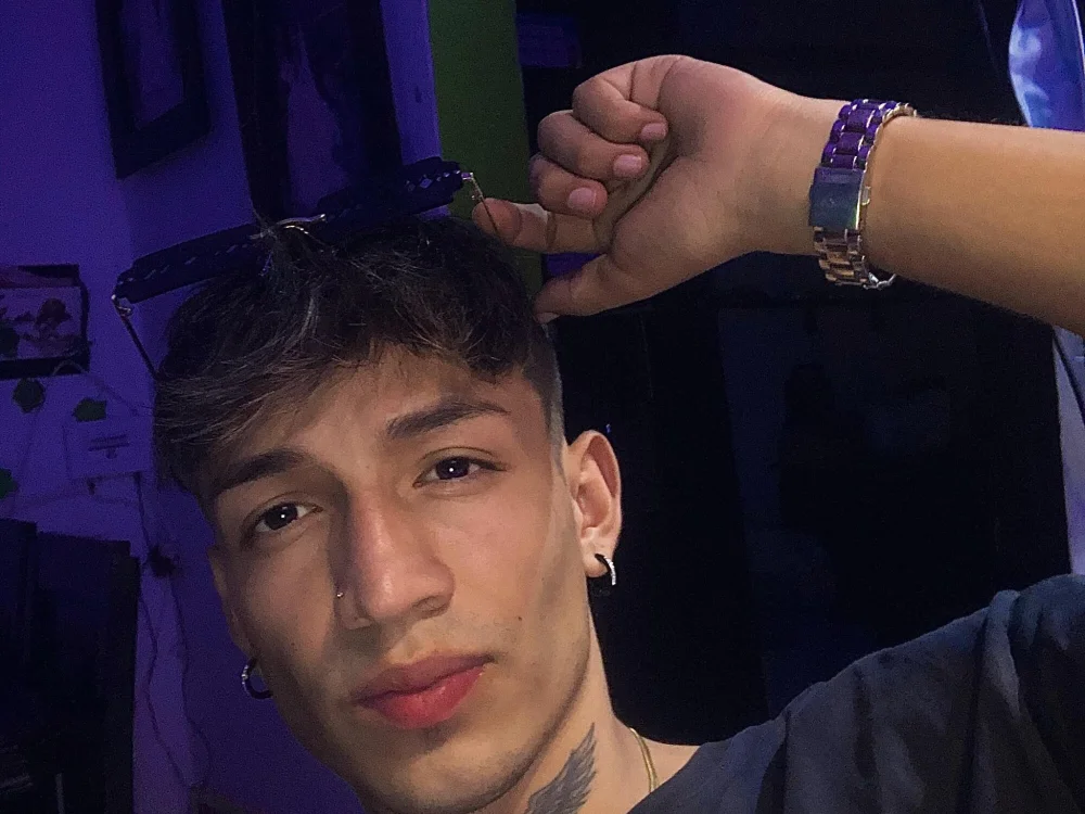 Randy_Cruzzx's Offline XXX Chat