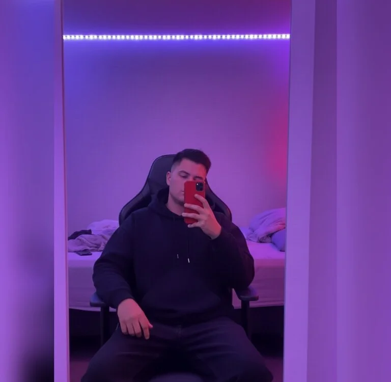 Офлайн-чат XXX Elpnzaurio