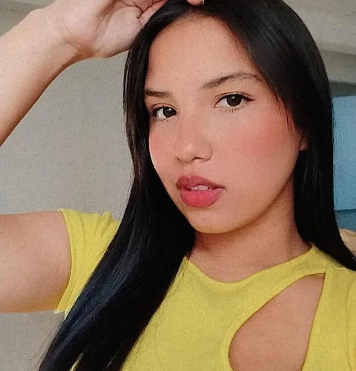 Kimlust44's Offline Chat Room