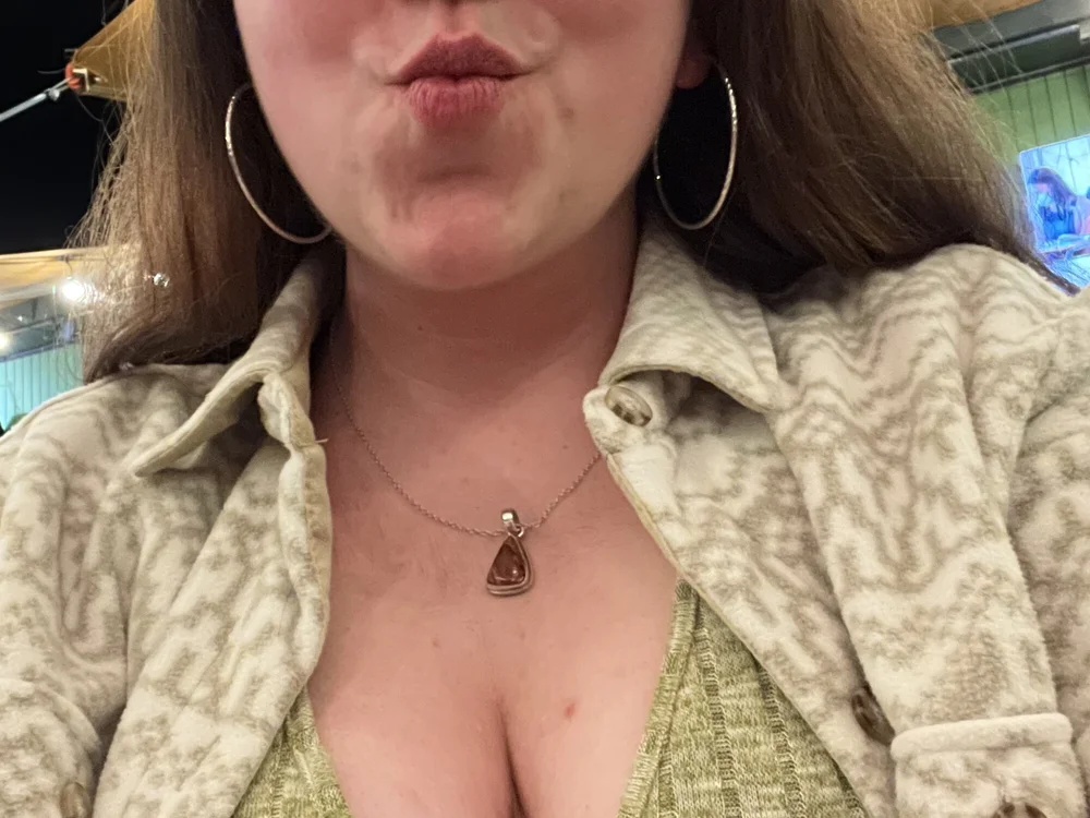 ErinMasters' Offline Chat Room