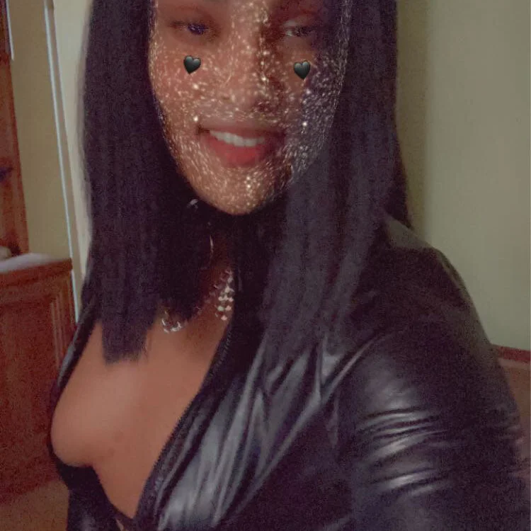FemTransRimQueen's Offline XXX Chat