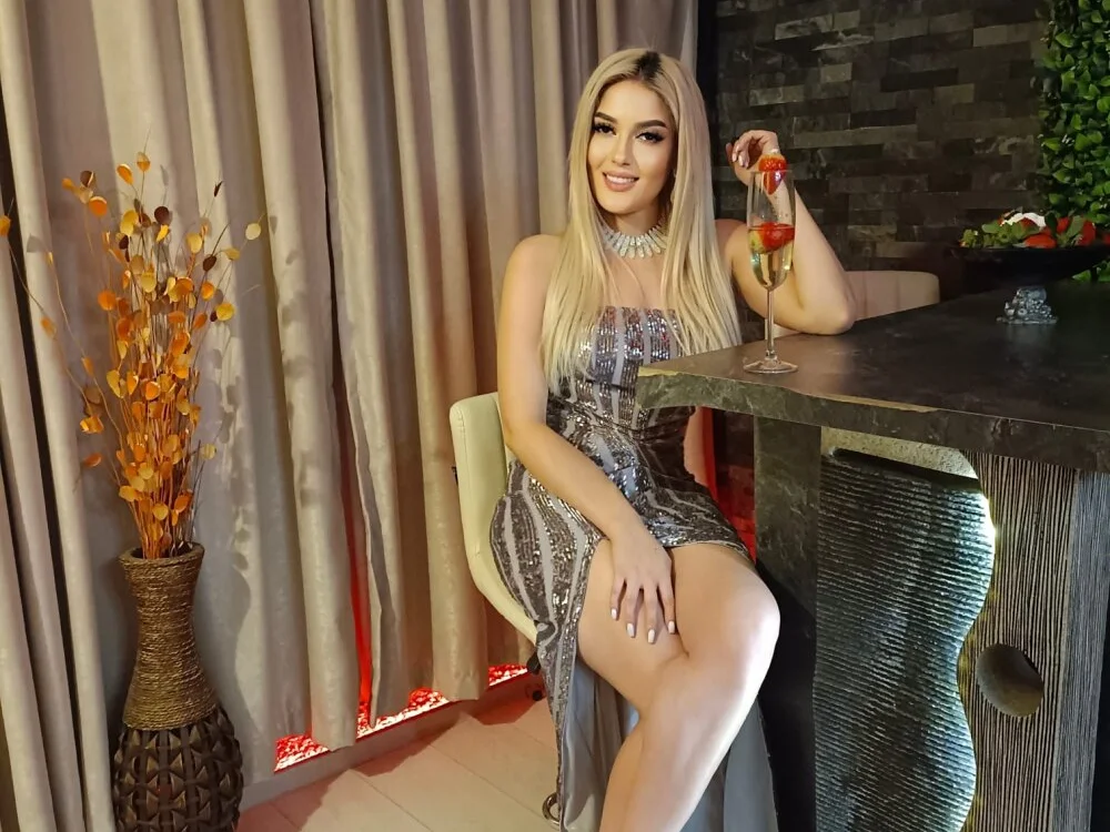 HotFireBabe_'s Offline XXX Chat