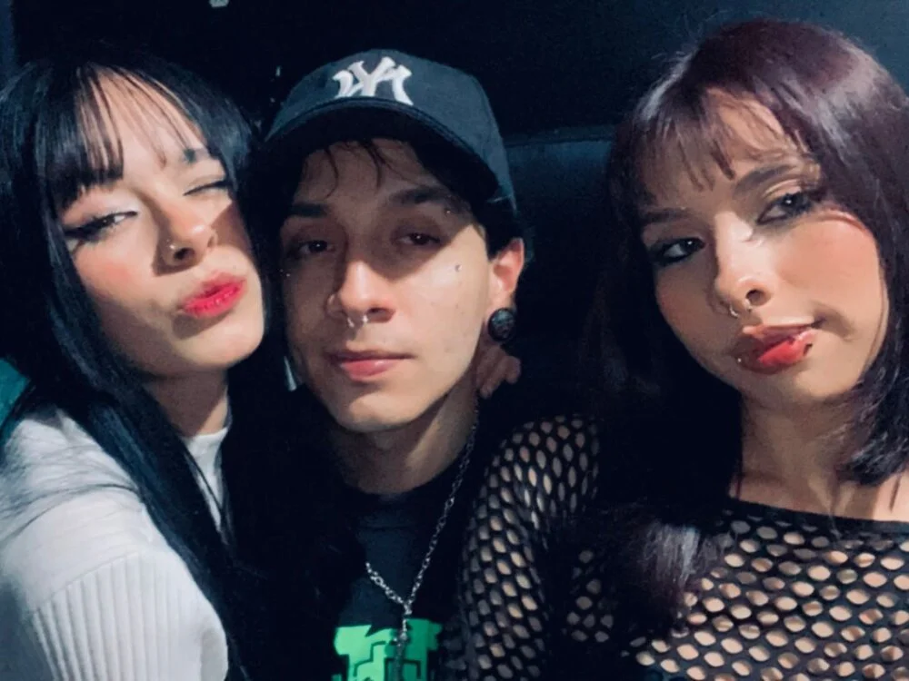 Redd_Wolves Offline XXX Chat