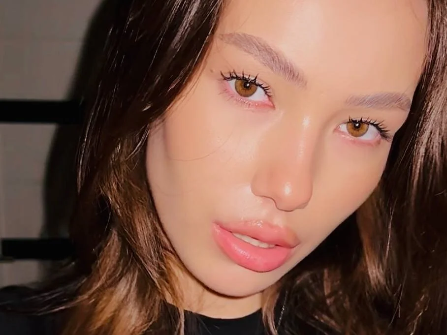 branchwithflowerss' Offline XXX Chat