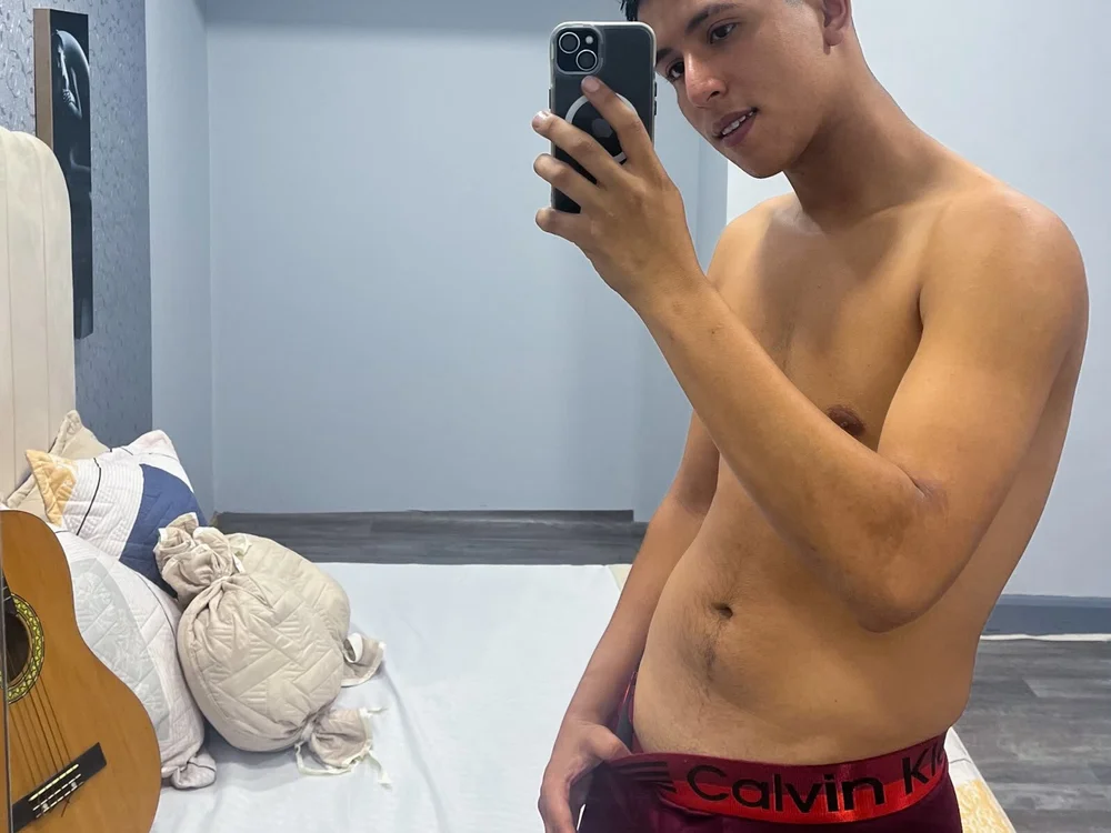 LuccaSilva1 offline XXX-chat
